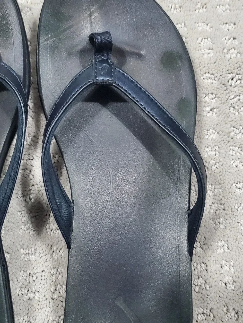 OluKai Ho'opio flip-flops  Navy Blue signature ocean-inspired logo Women Size 7